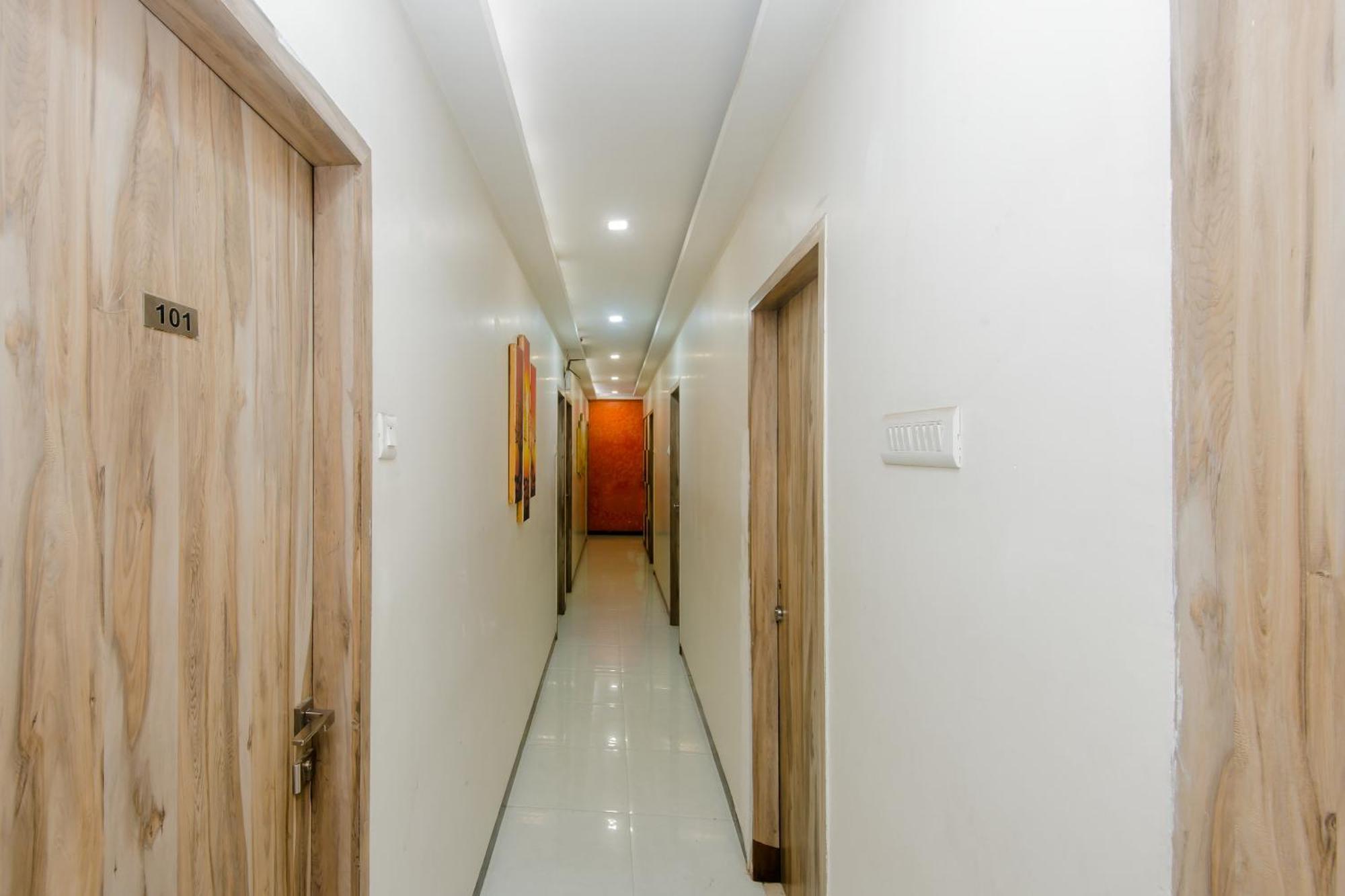 Hotel O Blue Pearl Residency Near Chhatrapati Shivaji International Airport Мумбаї Екстер'єр фото